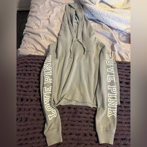 cropped hoodie